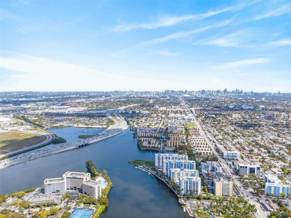 5077 NW 7th St, Unit 610, Miami, FL 33126