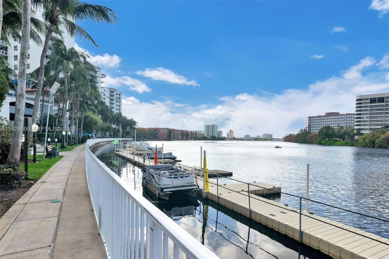 5077 NW 7th St, Unit 610, Miami, FL 33126 Photo