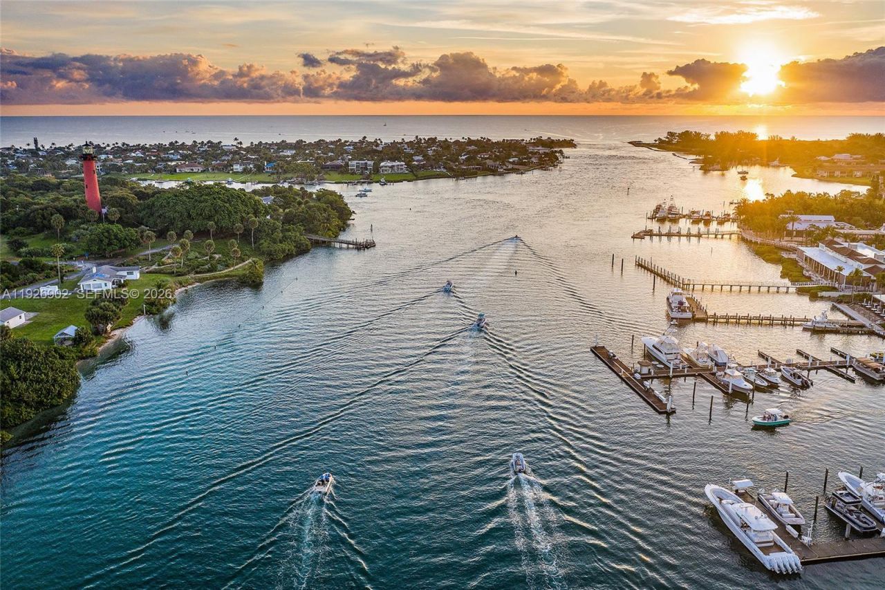 19651 Riverside Dr, Jupiter, FL 33469 Photo