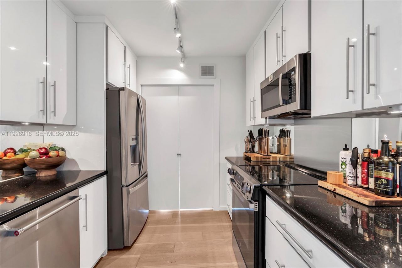 9 Island Ave, Unit 415, Miami Beach, FL 33139 Photo