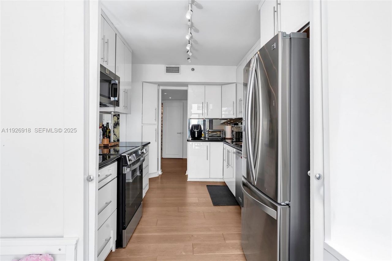 9 Island Ave, Unit 415, Miami Beach, FL 33139 Photo