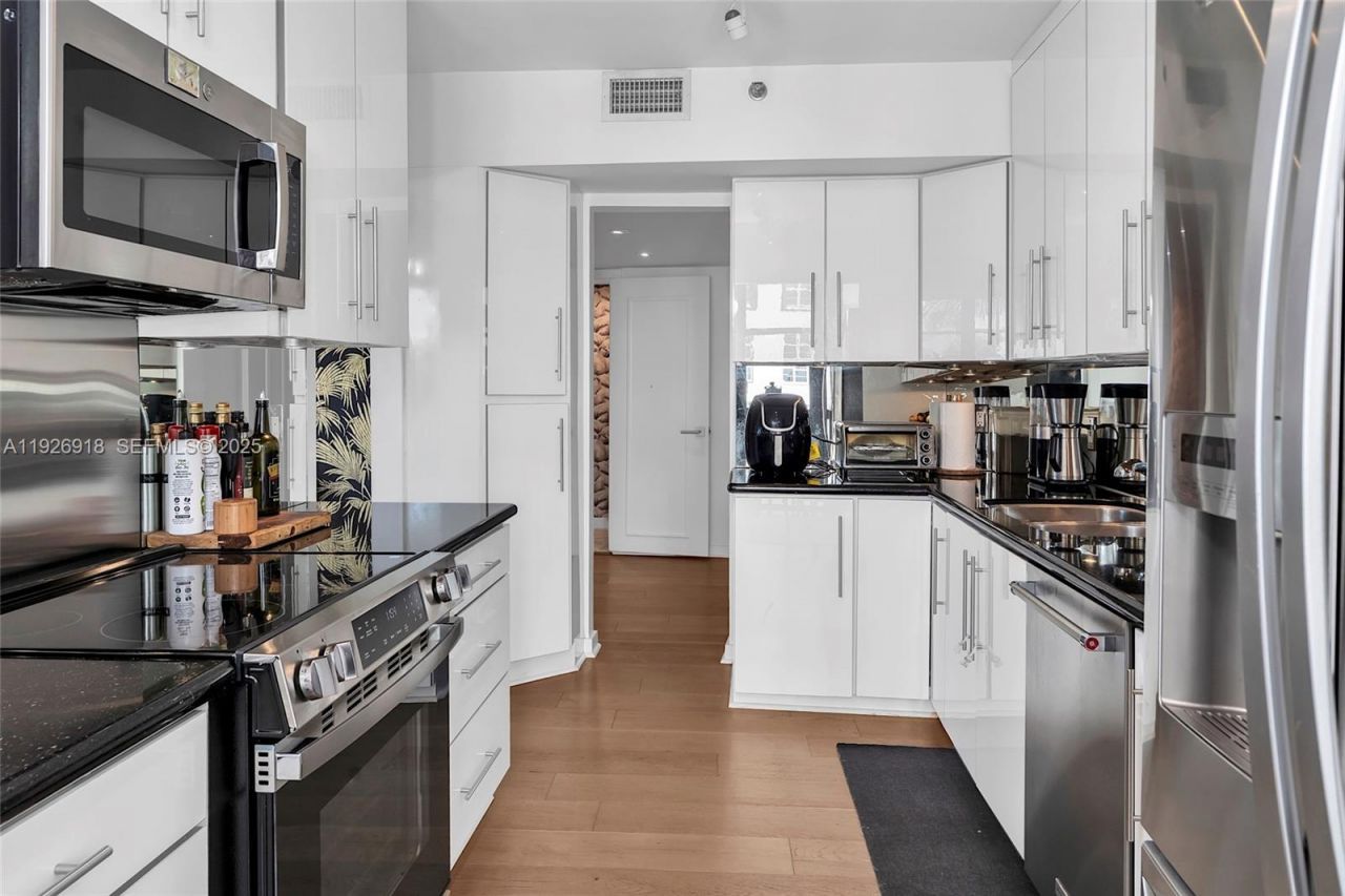 9 Island Ave, Unit 415, Miami Beach, FL 33139 Photo