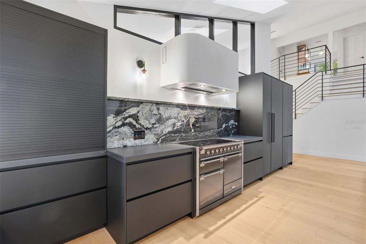 6349 Ravenwood Way, Sarasota, FL 34243 Photo