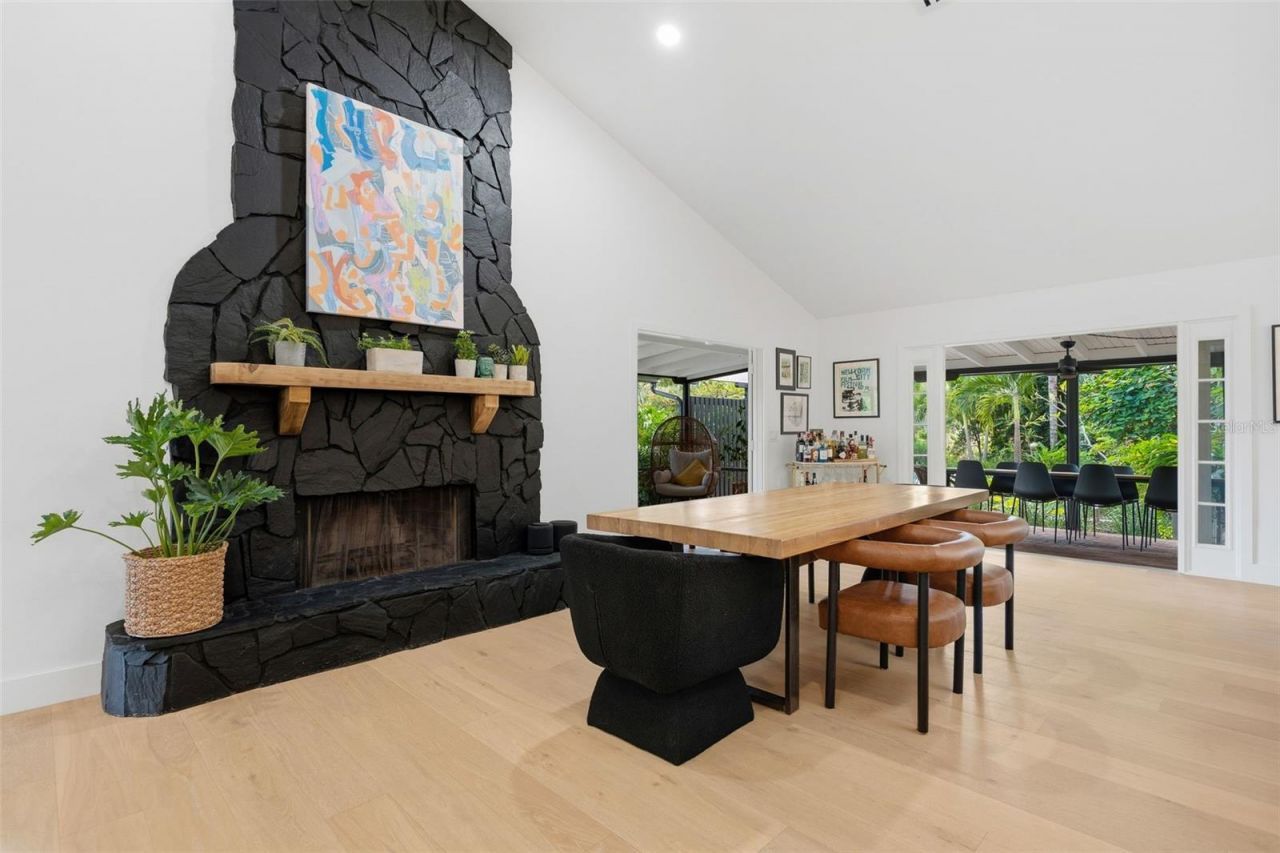 6349 Ravenwood Way, Sarasota, FL 34243 Photo