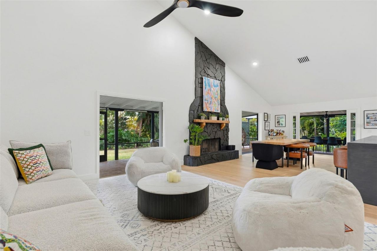 6349 Ravenwood Way, Sarasota, FL 34243 Photo