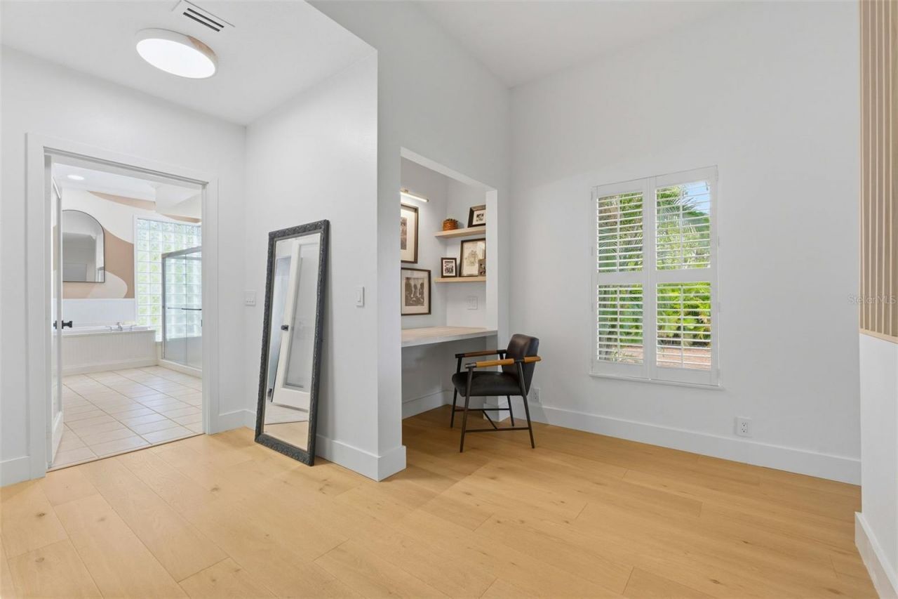 6349 Ravenwood Way, Sarasota, FL 34243 Photo