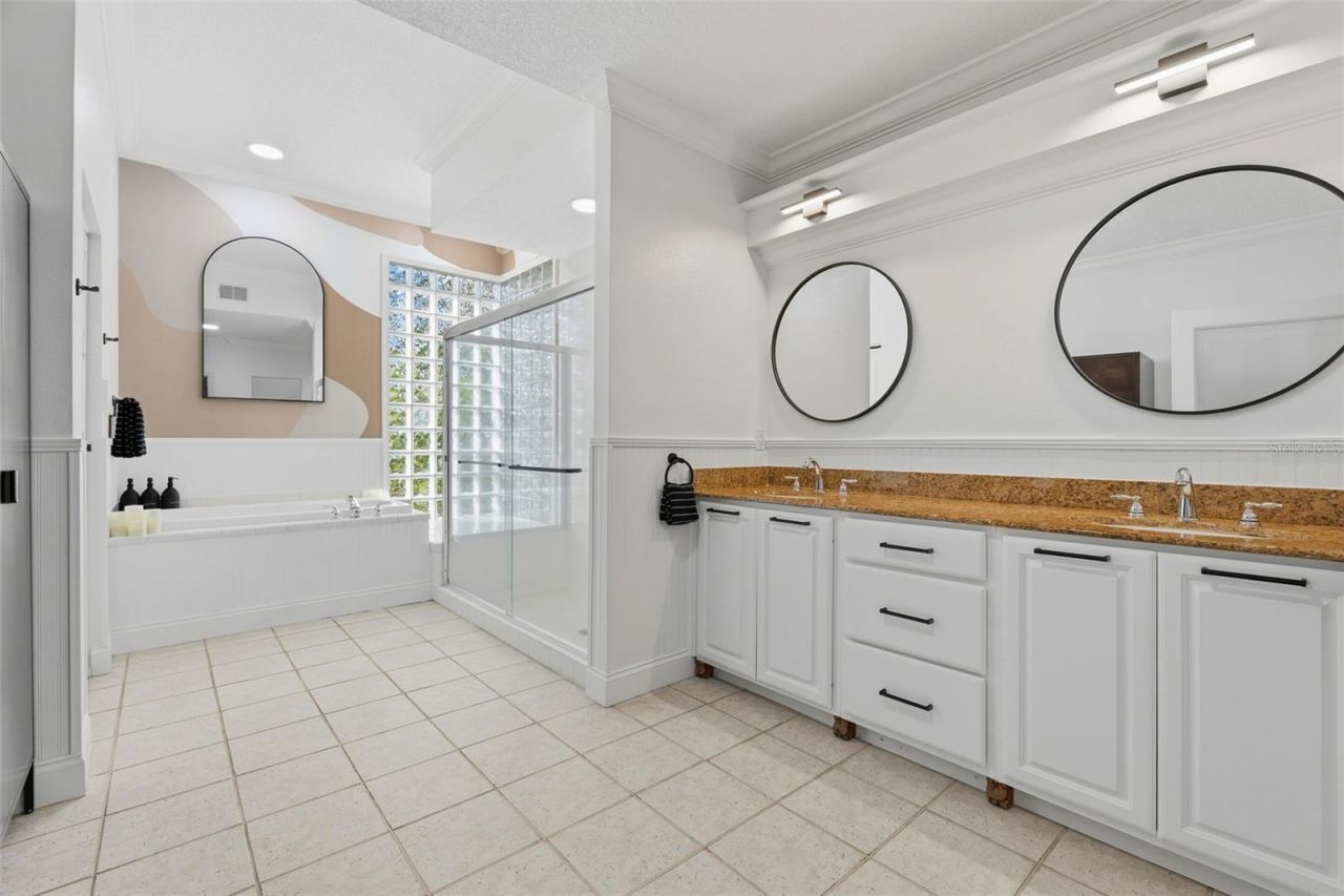 6349 Ravenwood Way, Sarasota, FL 34243 Photo