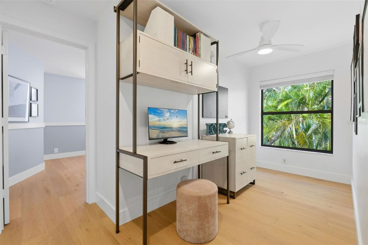 6349 Ravenwood Way, Sarasota, FL 34243 Photo