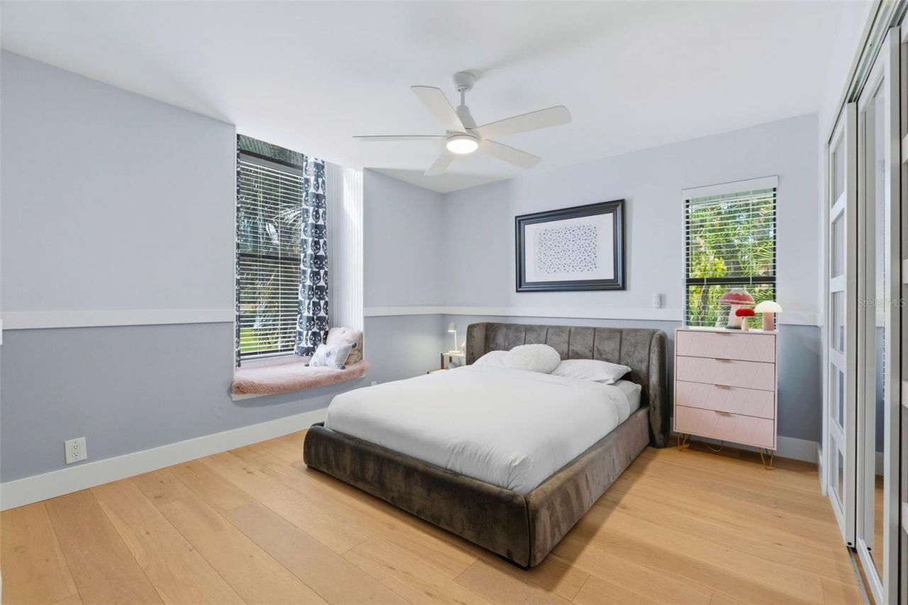 6349 Ravenwood Way, Sarasota, FL 34243 Photo