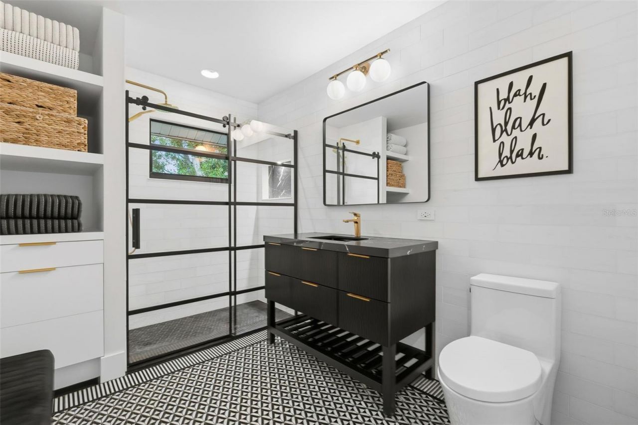 6349 Ravenwood Way, Sarasota, FL 34243 Photo