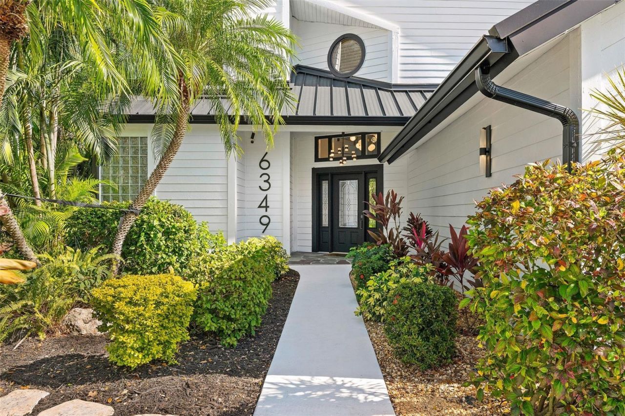 6349 Ravenwood Way, Sarasota, FL 34243 Photo