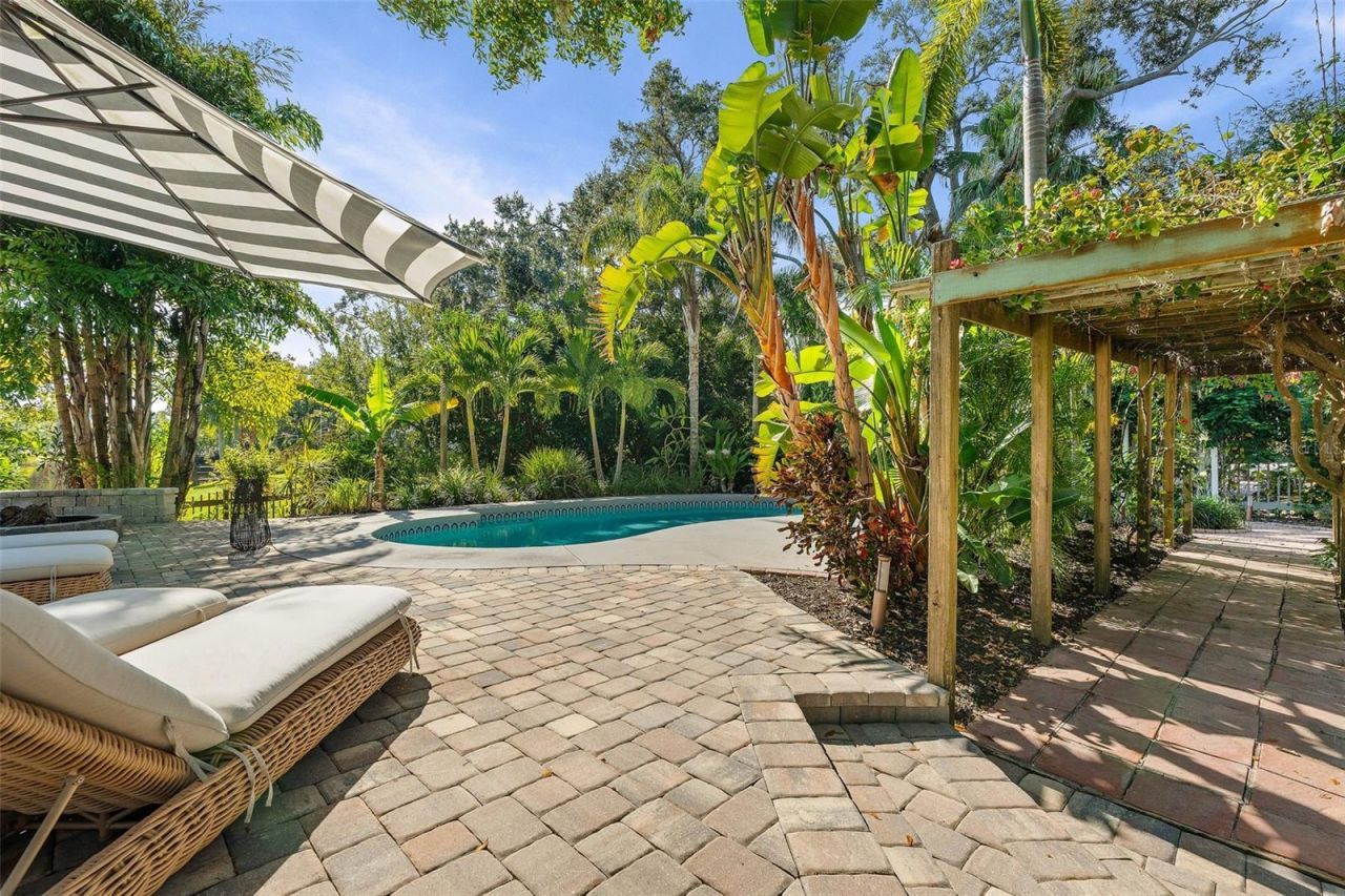 6349 Ravenwood Way, Sarasota, FL 34243 Photo
