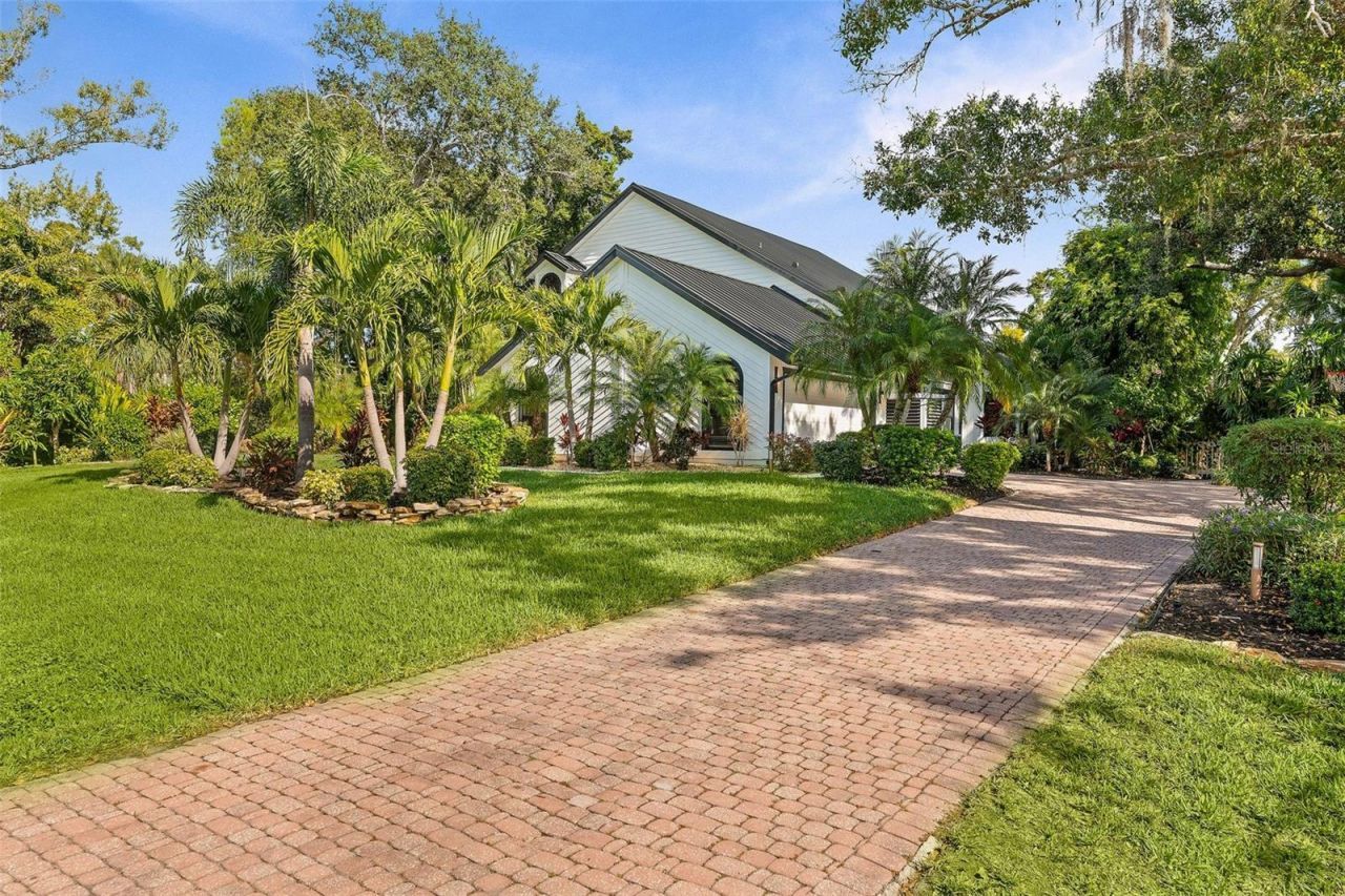 6349 Ravenwood Way, Sarasota, FL 34243 Photo