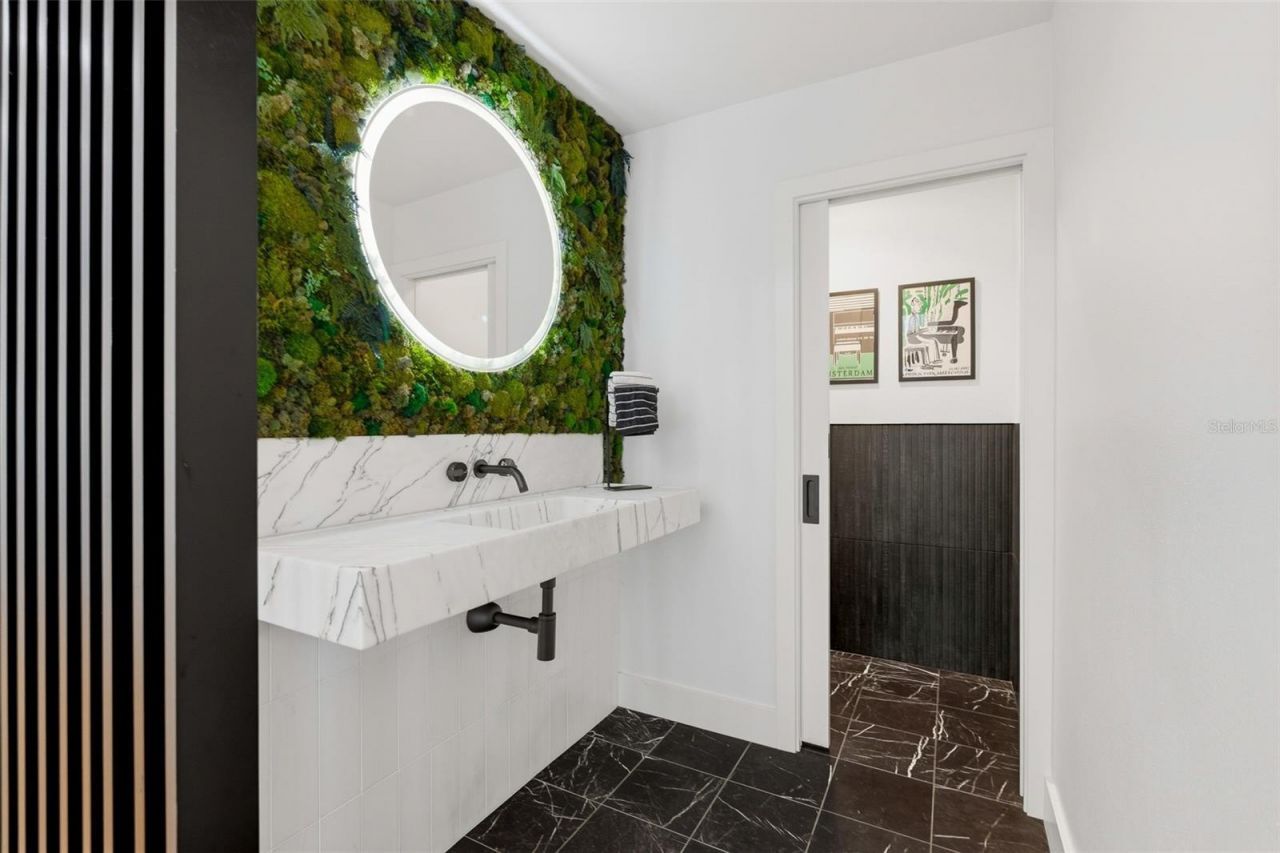 6349 Ravenwood Way, Sarasota, FL 34243 Photo