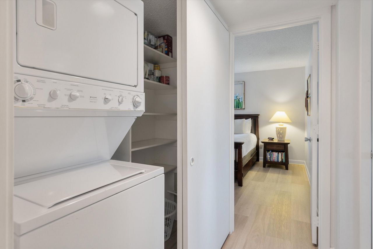 1640 Live Oak Park Photo 24