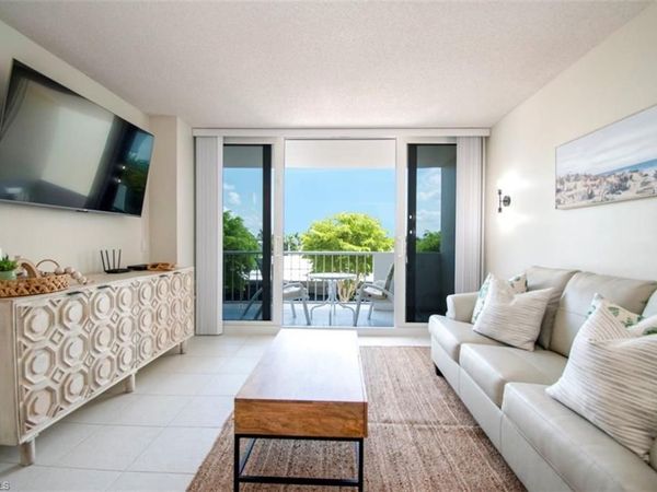 140 Seaview CT, Unit 304S, MARCO ISLAND, FL 34145