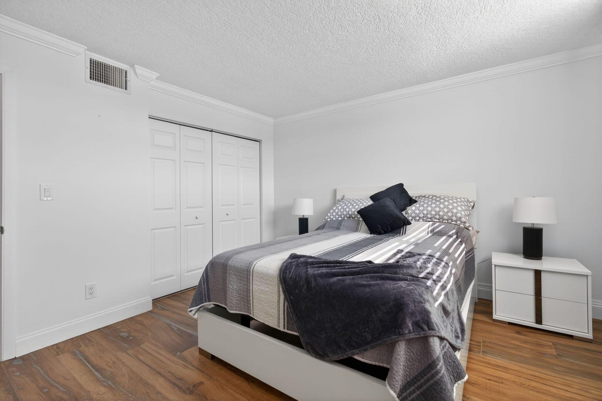 109 Paradise Harbour Boulevard, Unit 409, North Palm Beach, FL 33408 Photo