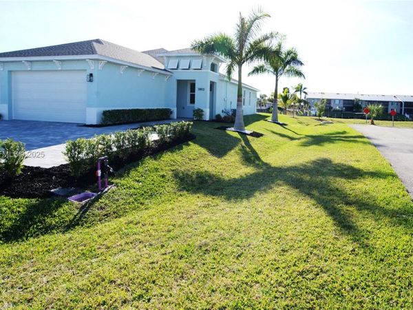 3802 SE 12th Ave., Cape Coral, FL 33904