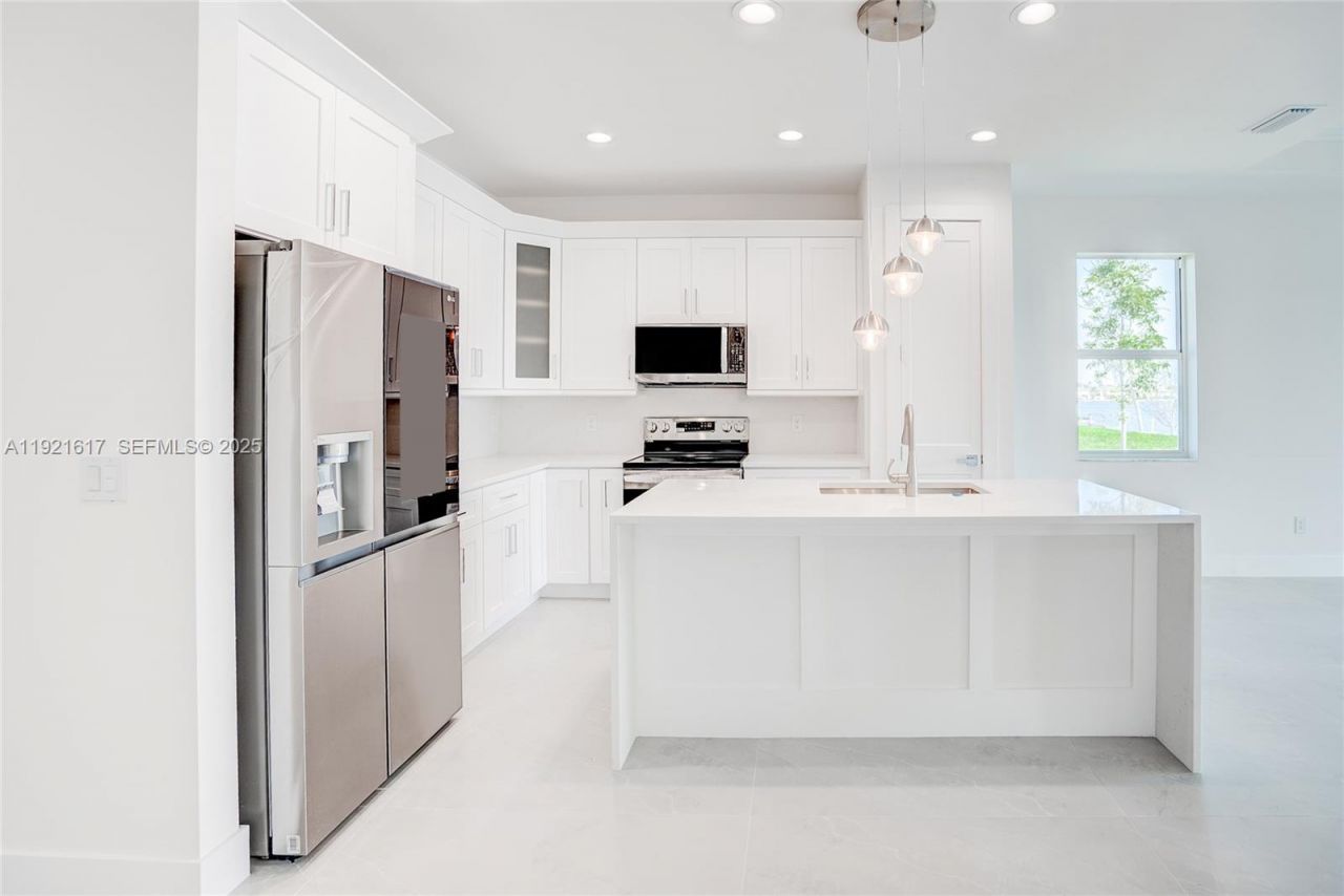 3802 SE 12th Ave., Cape Coral, FL 33904 Photo