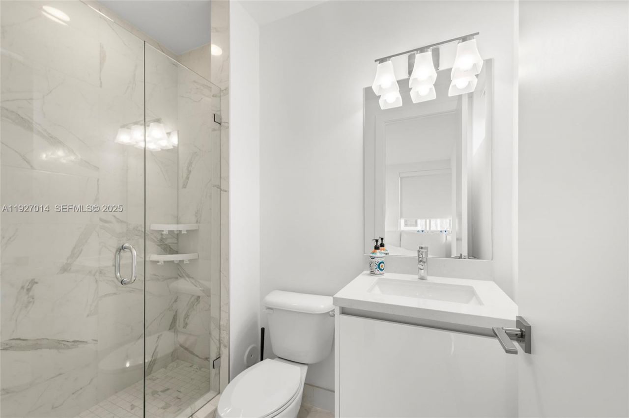 7455 NW 103rd Pl, Doral, FL 33178 Photo