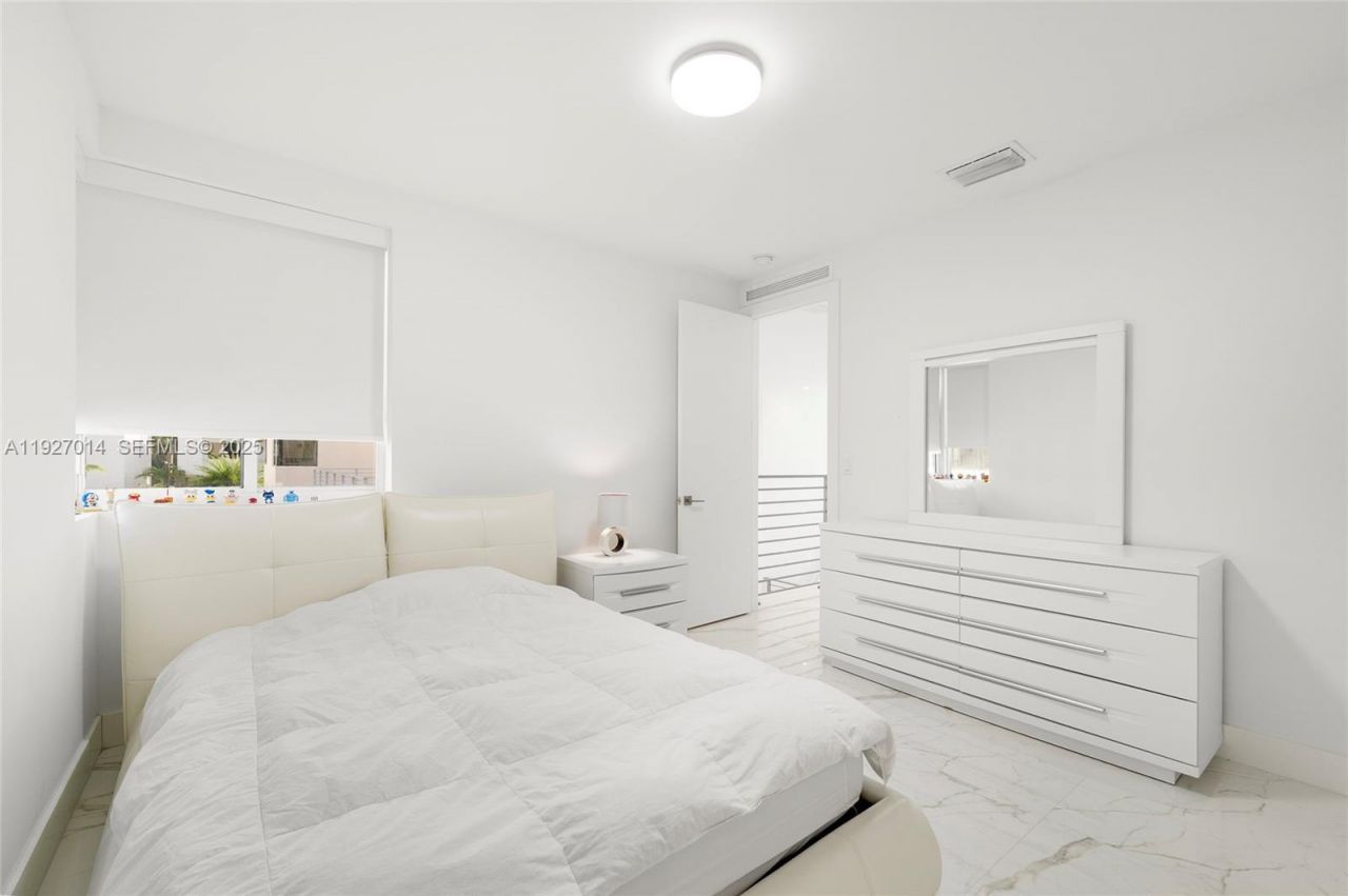 7455 NW 103rd Pl, Doral, FL 33178 Photo