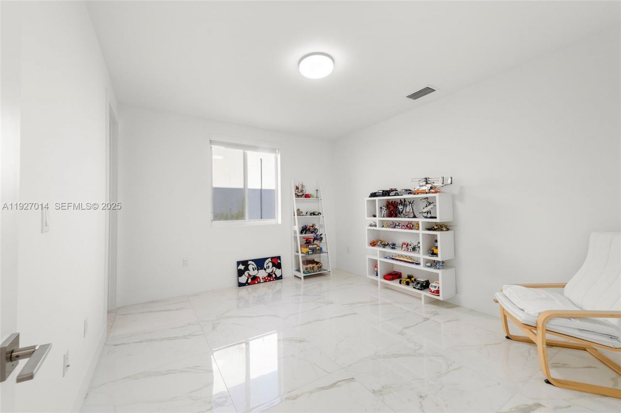 7455 NW 103rd Pl, Doral, FL 33178 Photo