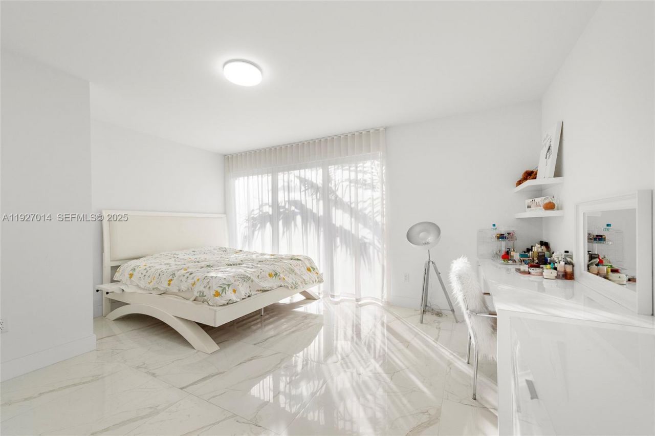 7455 NW 103rd Pl, Doral, FL 33178 Photo