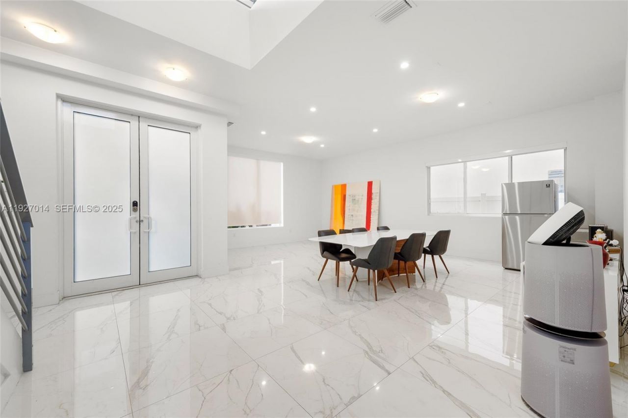 7455 NW 103rd Pl, Doral, FL 33178 Photo