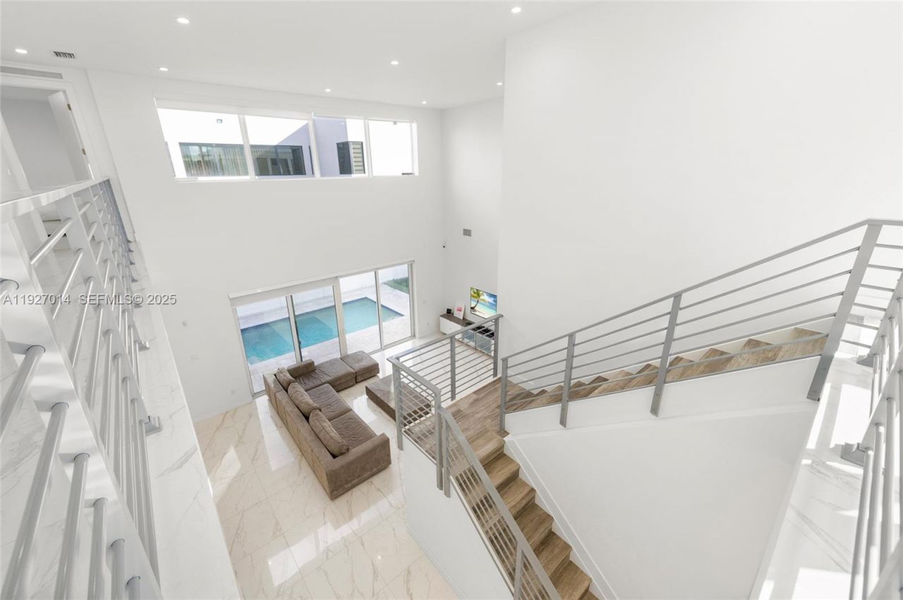 7455 NW 103rd Pl, Doral, FL 33178 Photo