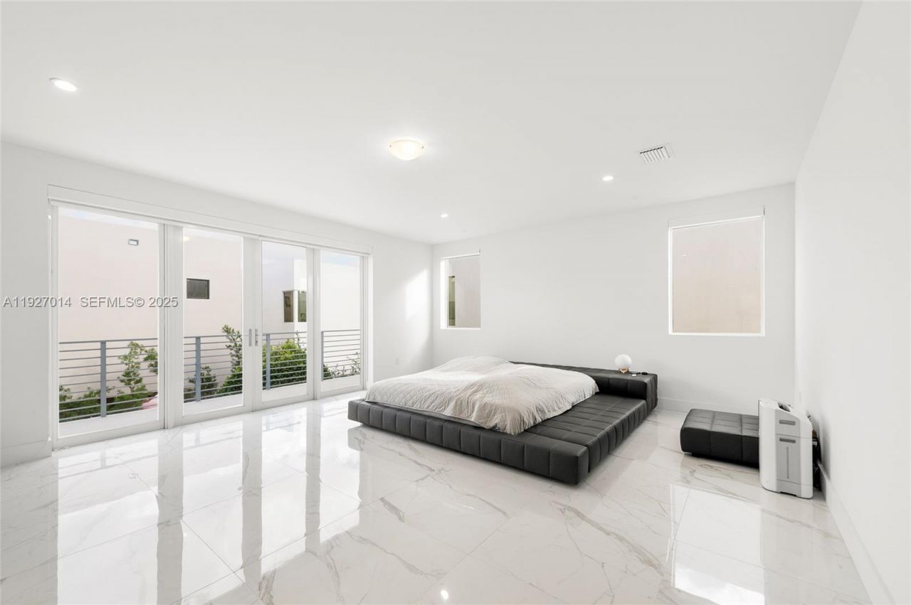 7455 NW 103rd Pl, Doral, FL 33178 Photo