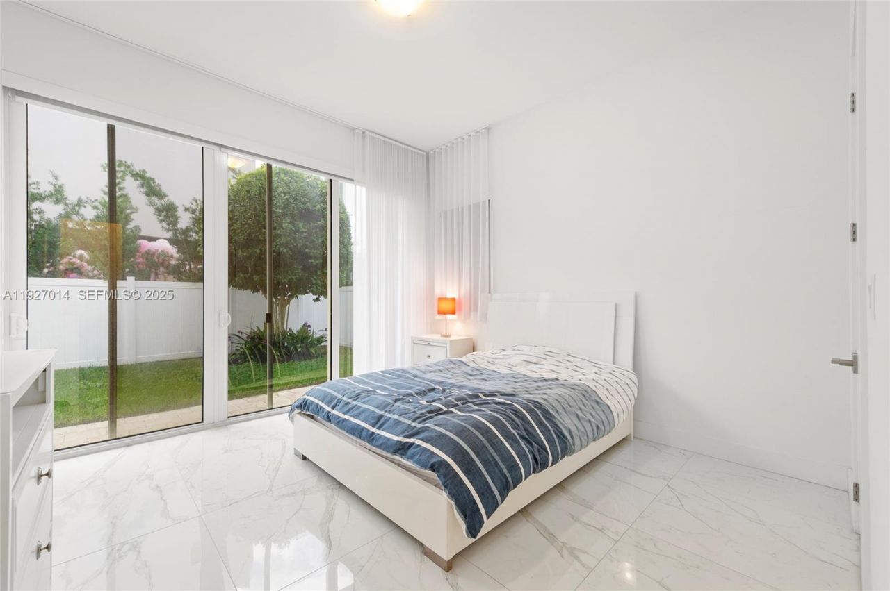 7455 NW 103rd Pl, Doral, FL 33178 Photo