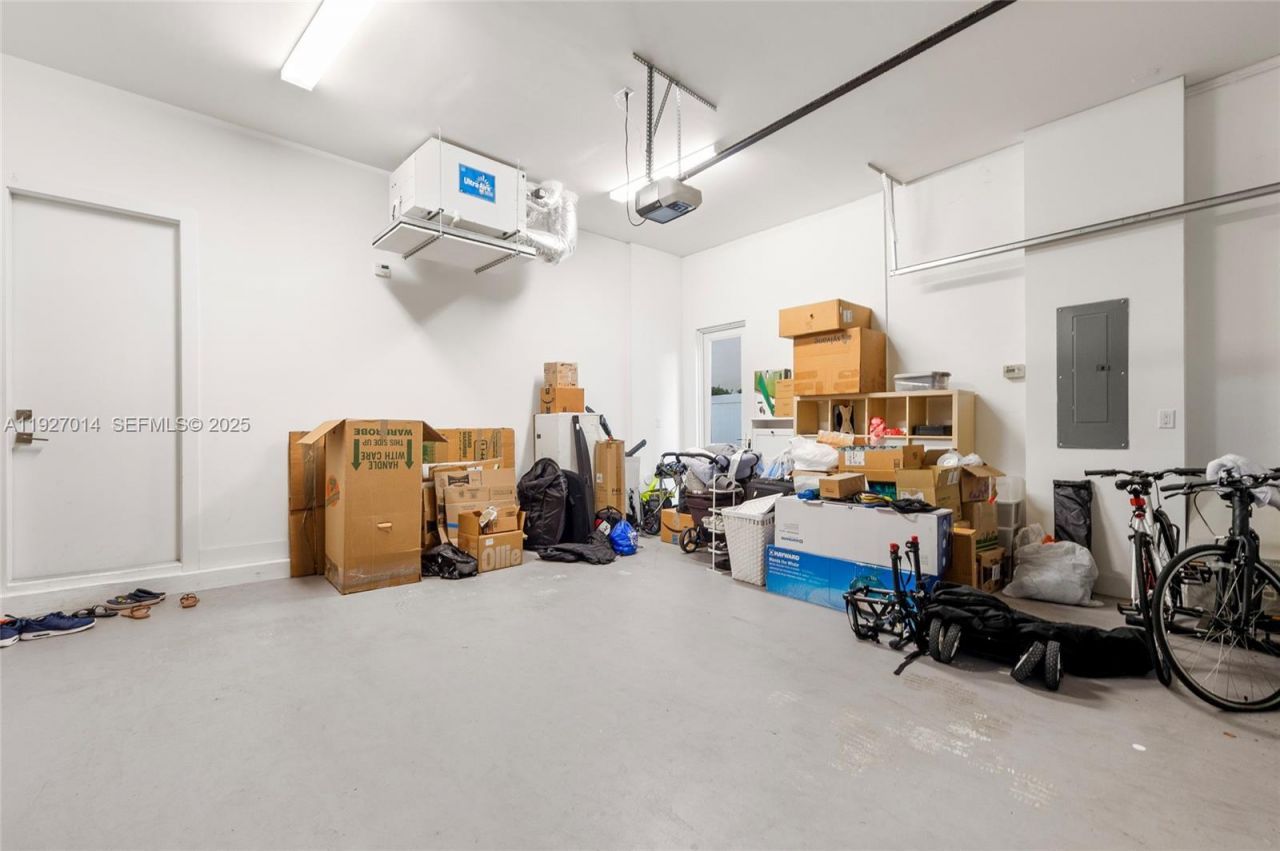 7455 NW 103rd Pl, Doral, FL 33178 Photo