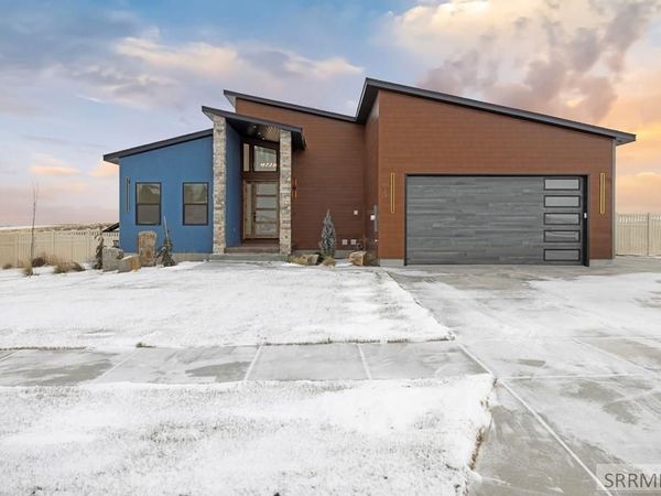 627 S Hidden Valley Road, REXBURG, ID 83440