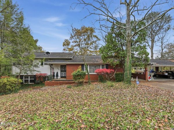 121 W Maiden Lane, Oak Ridge, TN 37830