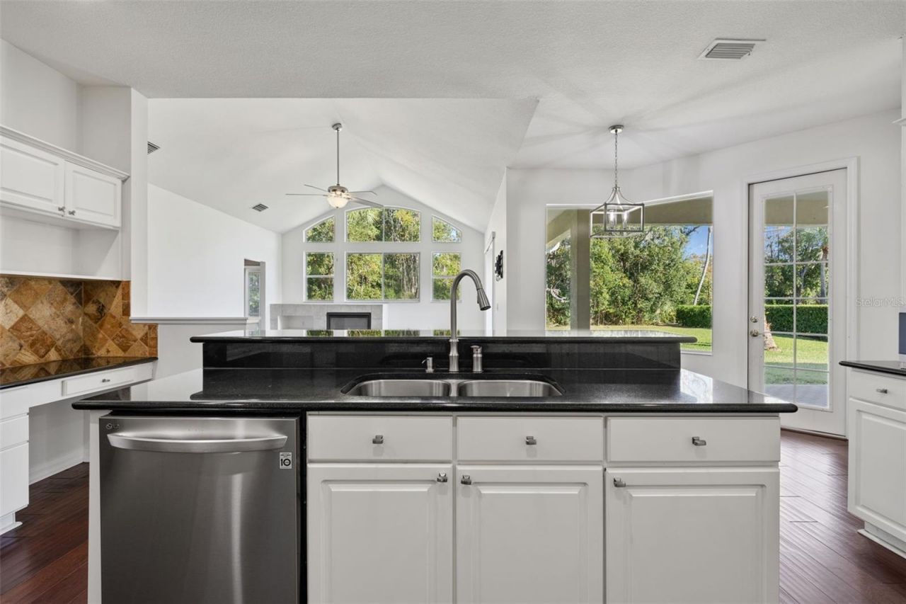 1452 Kensington Woods Drive, Lutz, FL 33549 Photo