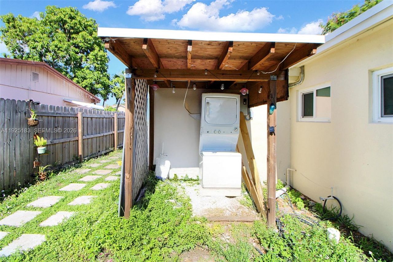 6810 Farragut St, Hollywood, FL 33024 Photo