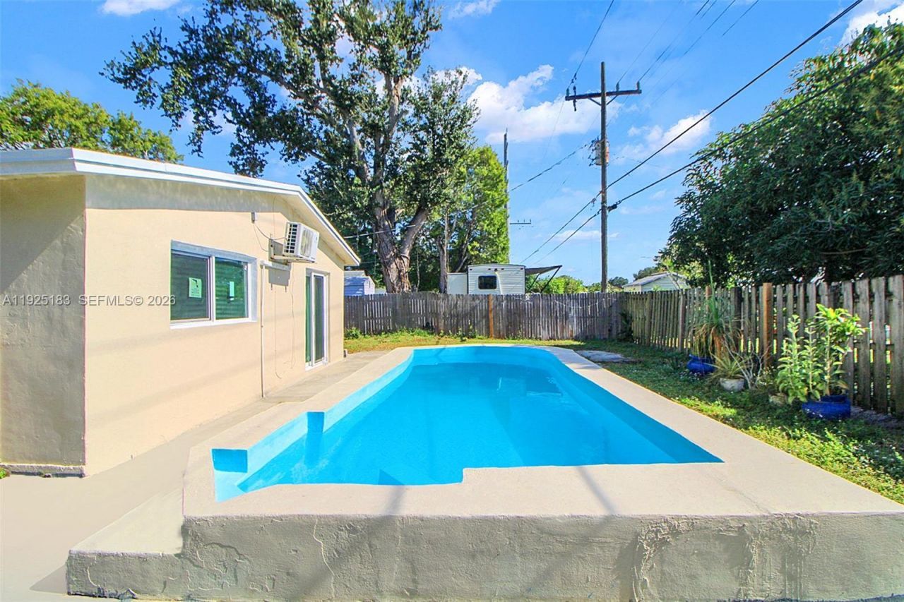 6810 Farragut St, Hollywood, FL 33024 Photo