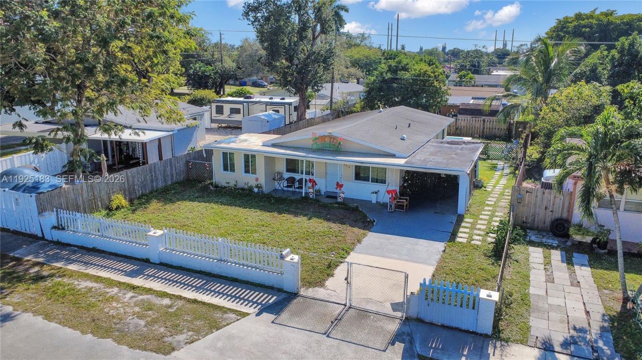 6810 Farragut St, Hollywood, FL 33024 Photo