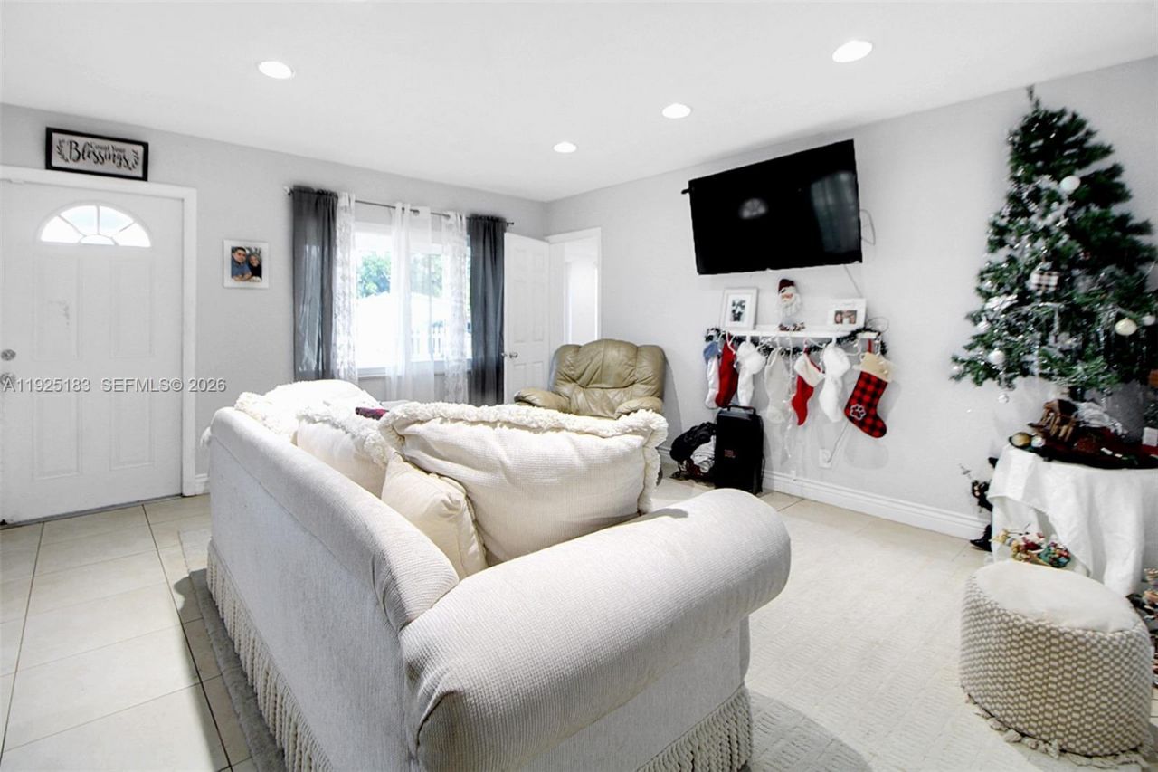 6810 Farragut St, Hollywood, FL 33024 Photo