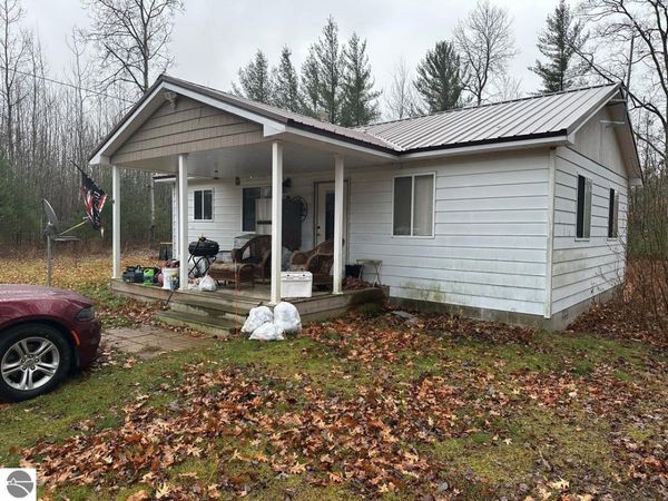 220 Sanborn Road E, Lake City, MI 49651