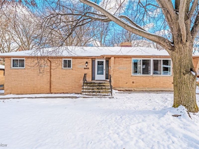 6473 Tanglewood Lane, Seven Hills, OH 44131 Photo 1