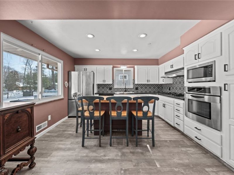 6473 Tanglewood Lane, Seven Hills, OH 44131 Photo 13