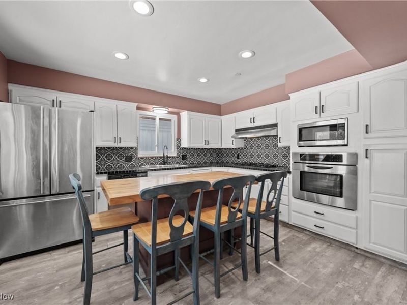 6473 Tanglewood Lane, Seven Hills, OH 44131 Photo 16