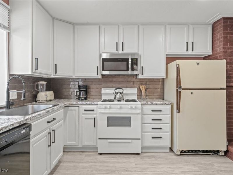 6473 Tanglewood Lane, Seven Hills, OH 44131 Photo 33