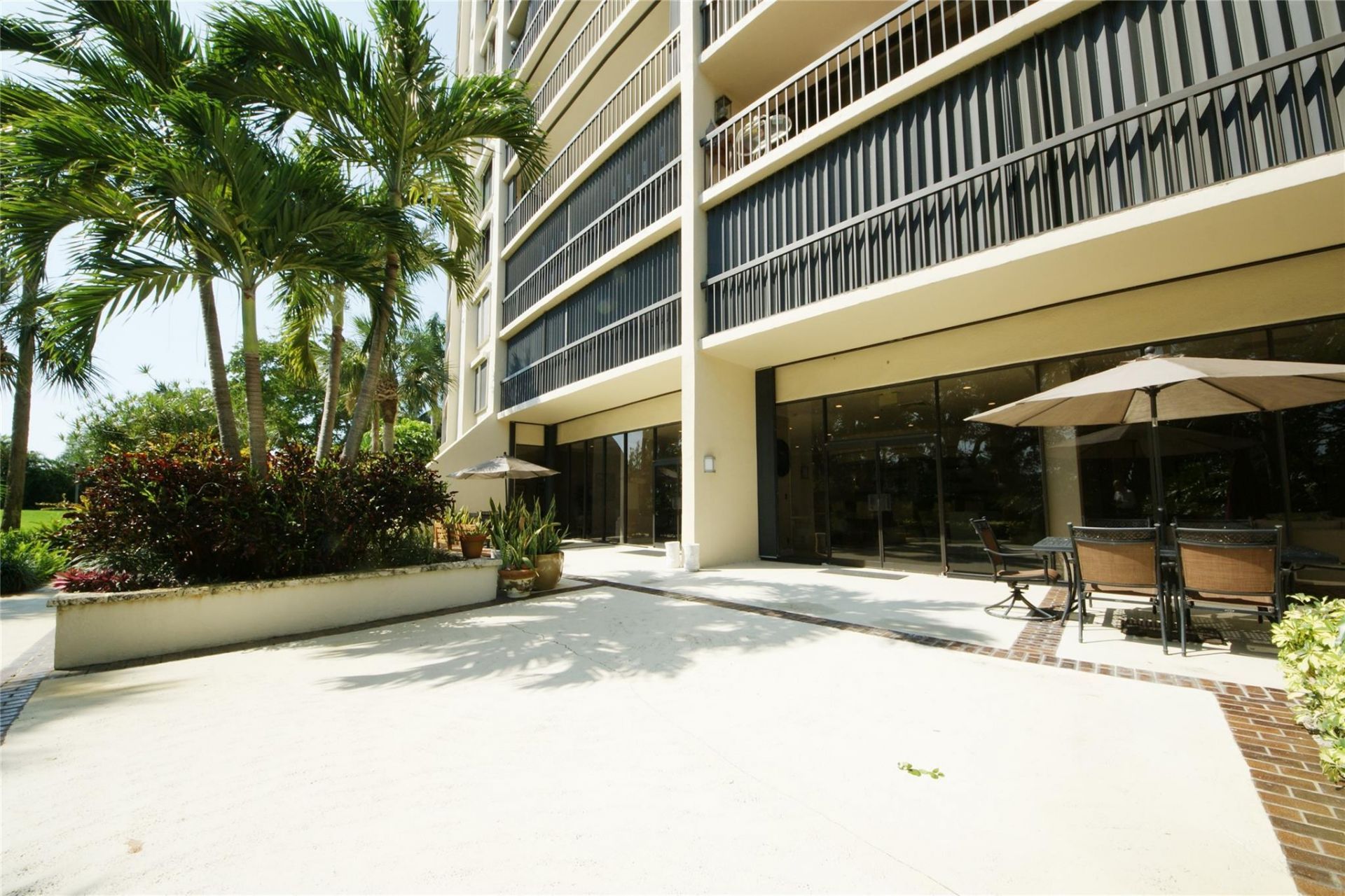 2480 Presidential Way, Unit 1703, West Palm Beach, FL 33401 Photo
