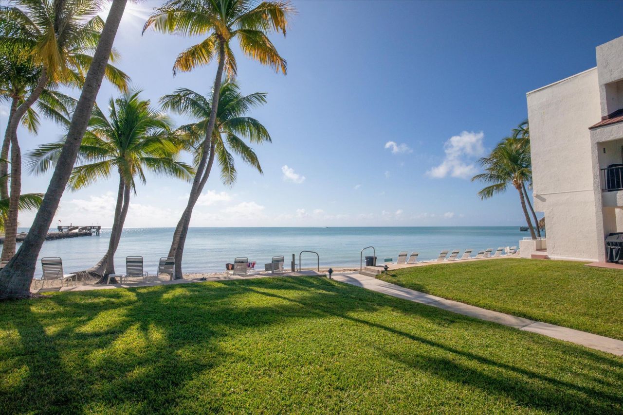 601 W Ocean Drive, Unit 311D, Key Colony, FL 33051 Photo