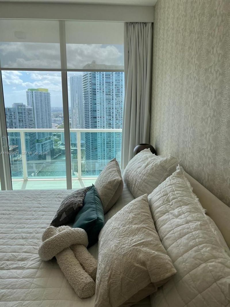 31 SE 5th St, Unit 3921, Miami, FL 33131 Photo