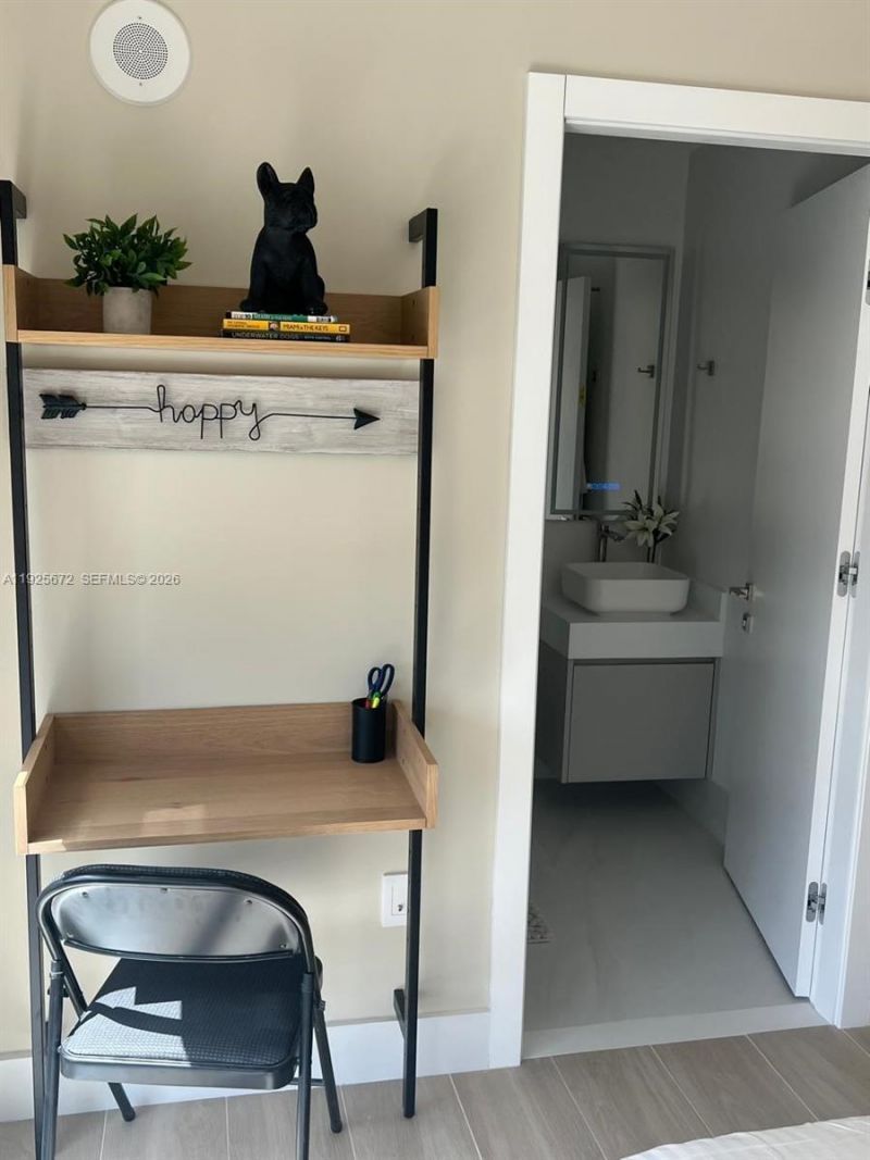 31 SE 5th St, Unit 3921, Miami, FL 33131 Photo