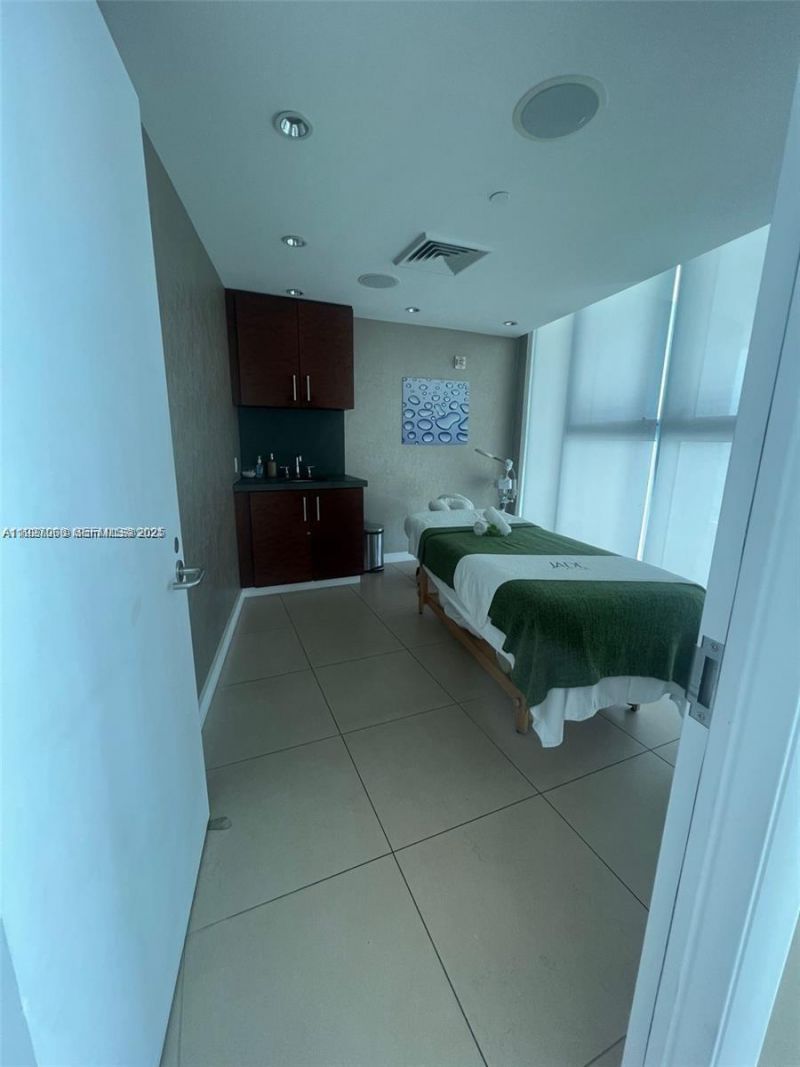17001 Collins Ave, Unit 1006, Sunny Isles Beach, FL 33160 Photo