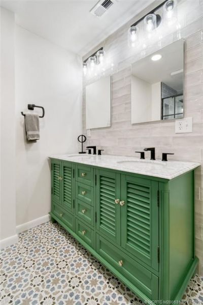 5363 SE Miles Grant Road, Unit D203, Stuart, FL 34997 Photo